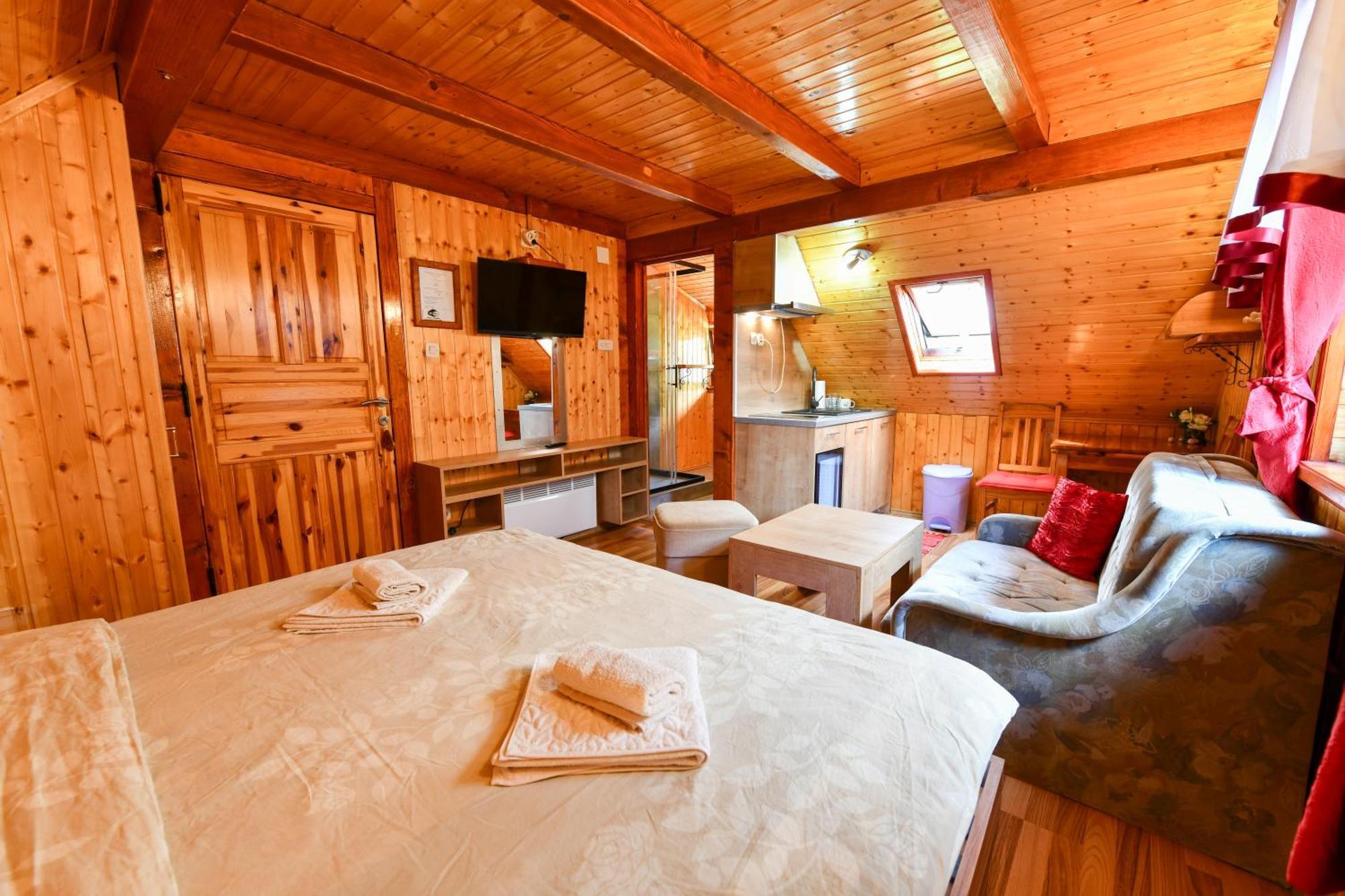 Guest House Martin Korana Екстериор снимка