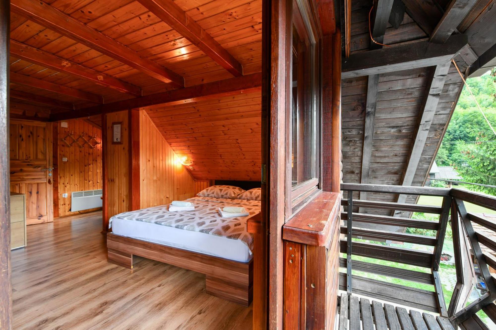 Guest House Martin Korana Екстериор снимка