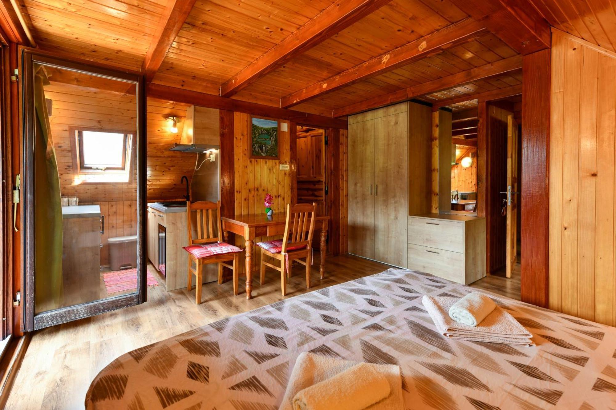 Guest House Martin Korana Екстериор снимка